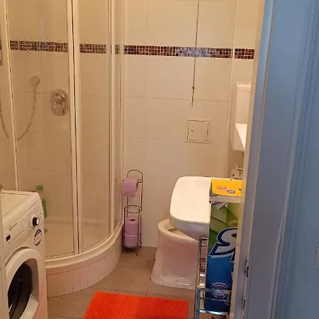 Апартаменты Moderne Und Schoene Грац
