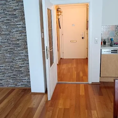 Moderne Und Schoene Грац