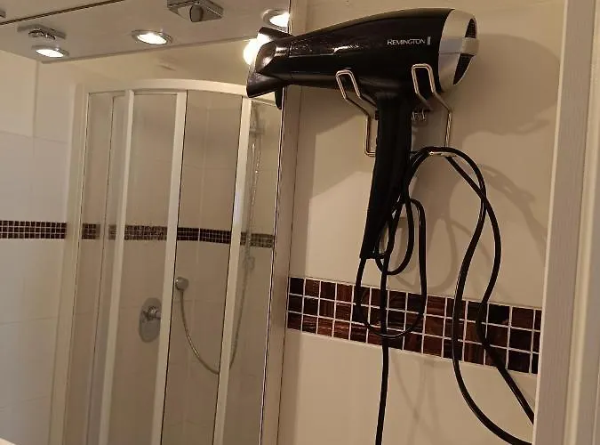 Moderne Und Schoene 格拉茨